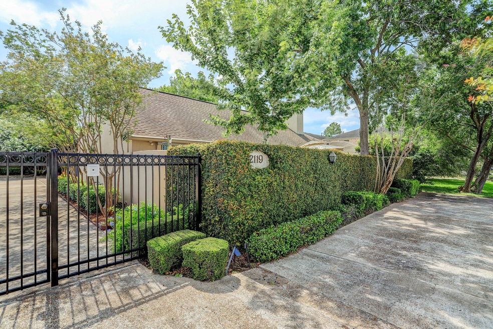 Nice extra parking for guests in front of 2119 Nantucket town home