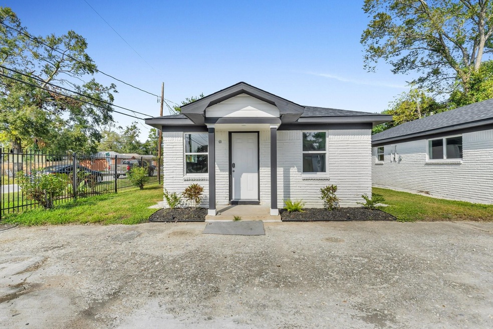 4116 Linn St unit E, Houston, TX 77026 - photo 1