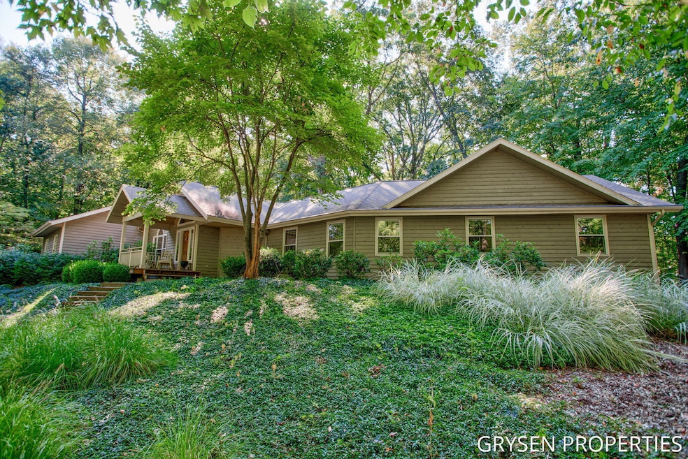2-web-or-mls-1568-hawthorne-hills-dr-se