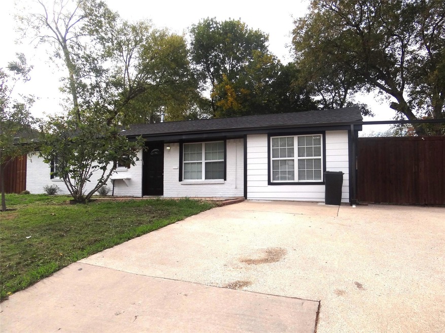 2009 Spring Lake Dr, Mesquite, TX 75149 - photo 1