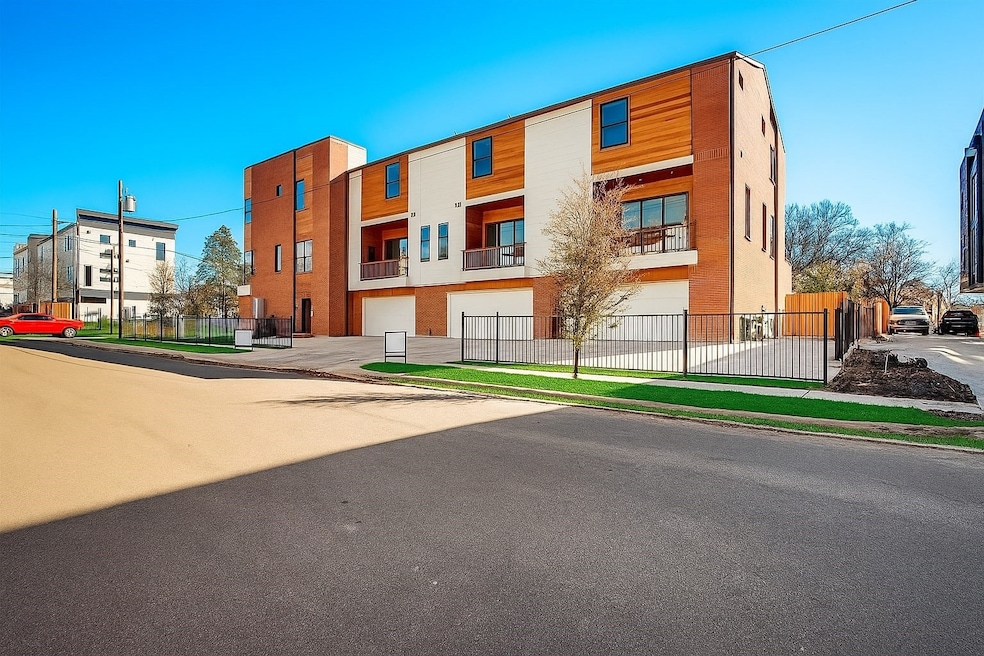 1931 N Prairie Ave unit 2, Dallas, TX 75204 - photo 1