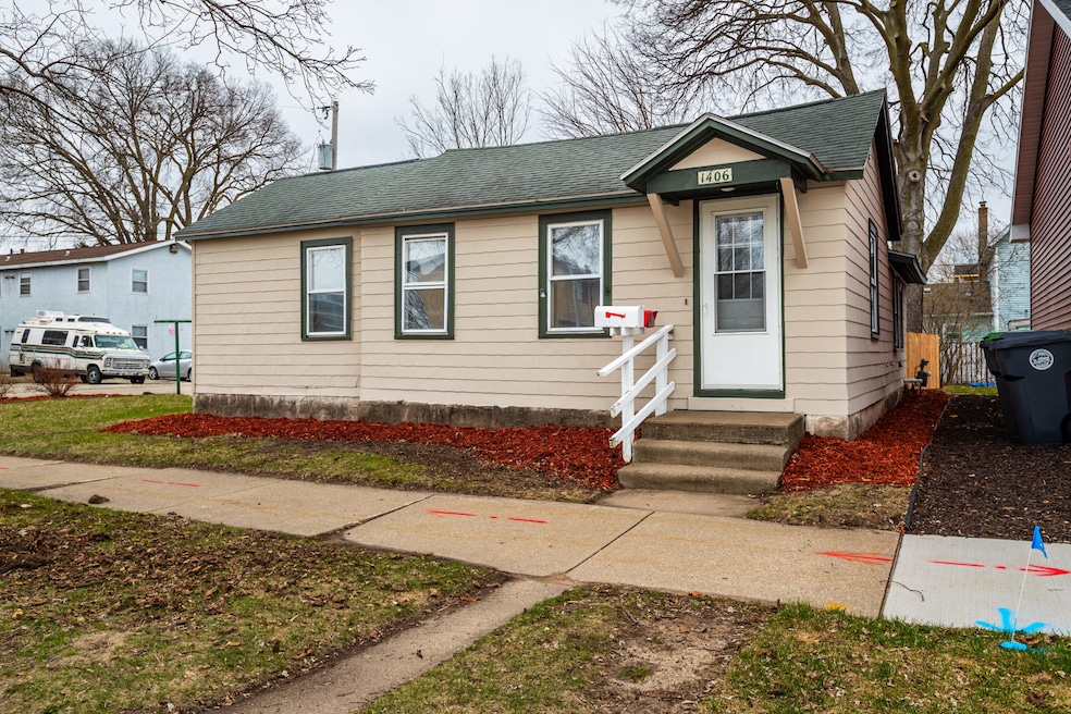 1406 6th St S, La Crosse, WI 54601 - photo 1