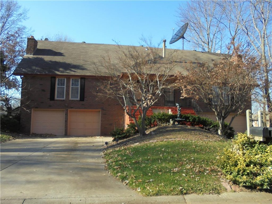 909 NW 11th St, Blue Springs, MO 64015 - photo 1