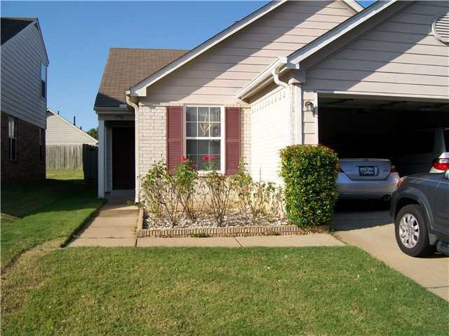 Beautiful all brick home with Garage!