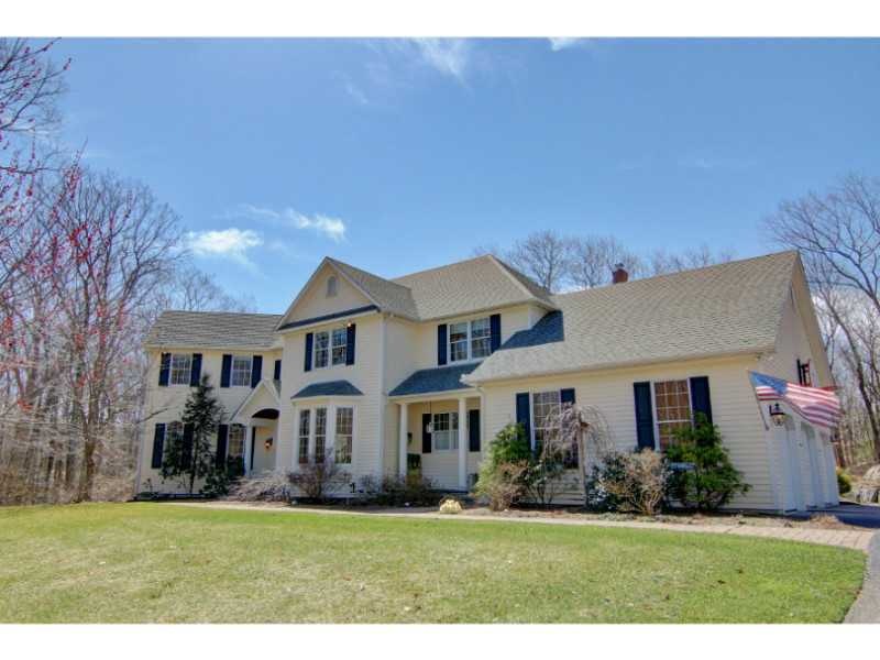 Exterior Front. Built 2007. Culdesac. Town water.