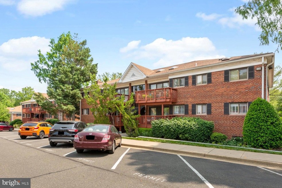 205 Skyhill Rd unit 9, Alexandria, VA 22314 - photo 1