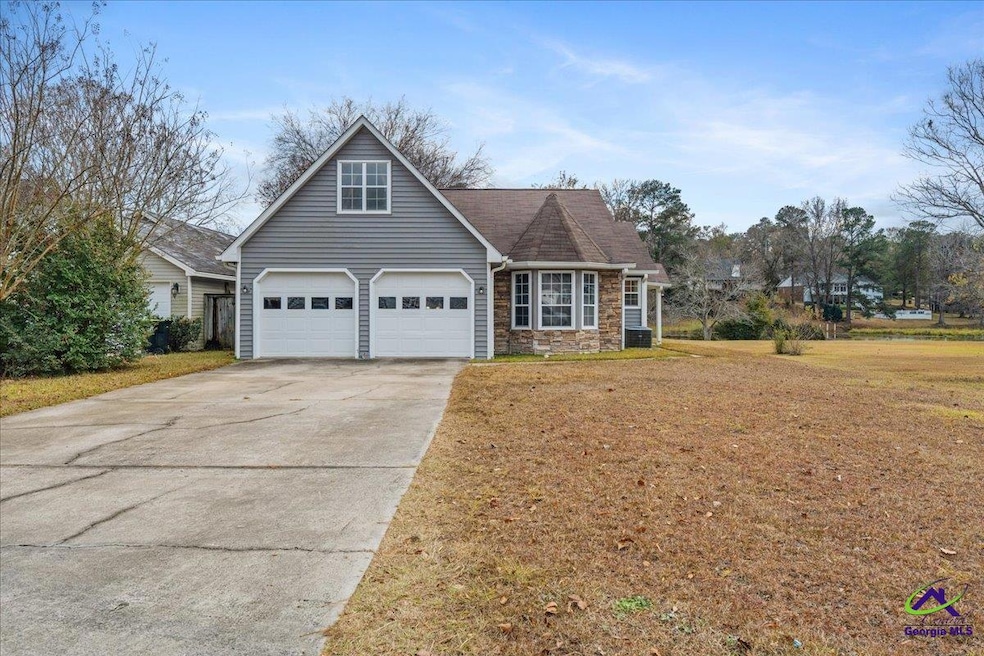 201 Bayside Dr, Warner Robins, GA 31088 - photo 1