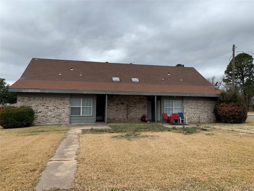 2228 N Alexander St, Sherman, TX 75092 - photo 1