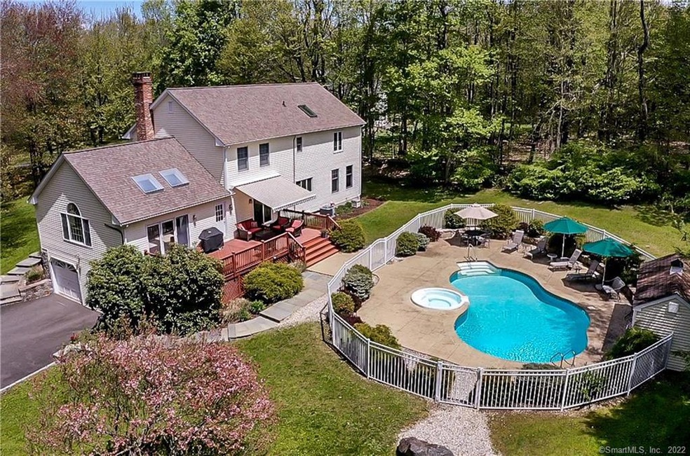 7 Dover Circle, Newtown, CT