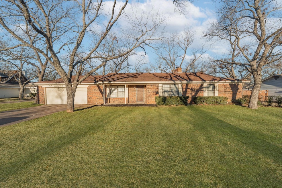 Under Contract $289,000