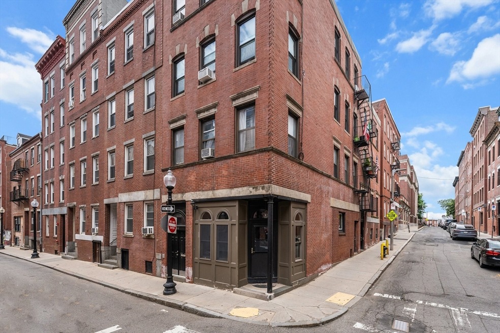 200 Salem St unit 200C, Boston, MA 02113 - photo 1