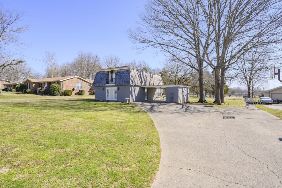 1304 Wesley St, Shelbyville, TN 37160 - photo 1