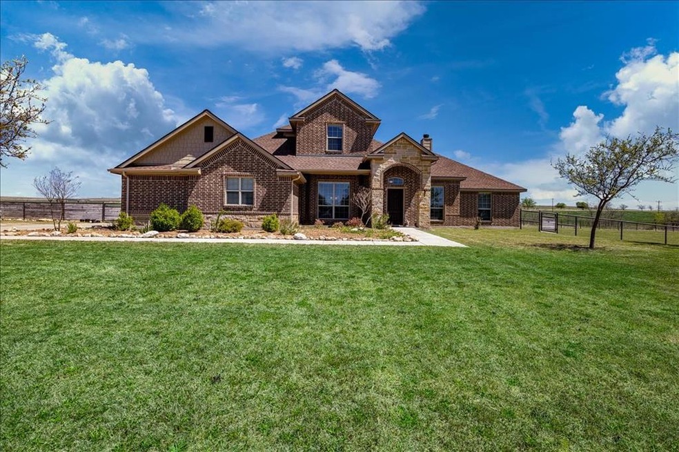 158 Heritage Pkwy E, Decatur, TX 76234 - photo 1