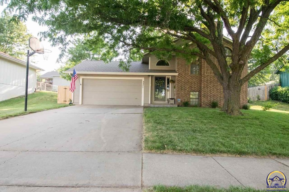 3371 SW Timberlake Ln, Topeka, KS 66614 - photo 1
