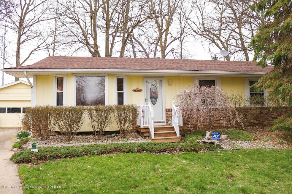 5431 Calvary Cir, Lansing, MI 48911 - photo 1