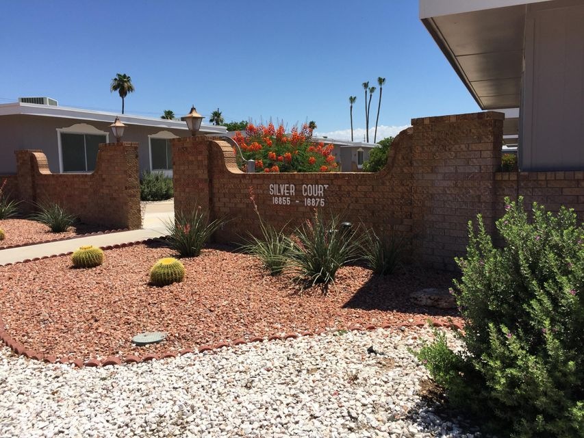 103rd Ave entrance to Silver Ct