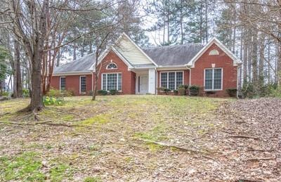 2445 Greenfield Ln, Jonesboro, GA 30236 - photo 1