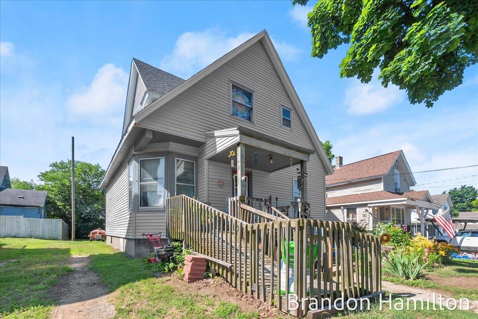 107 W Center St, Belding, MI 48809 - photo 1