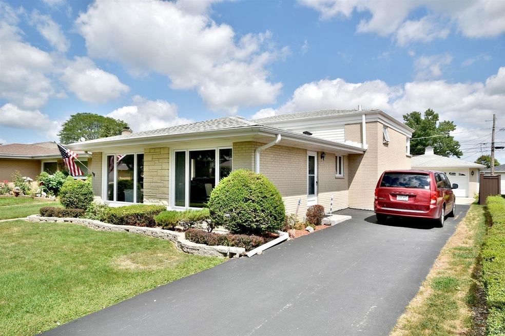 2157 Webster Ln, Des Plaines, IL 60018 - photo 1