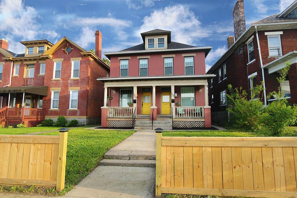 1437 E. Long St. 3