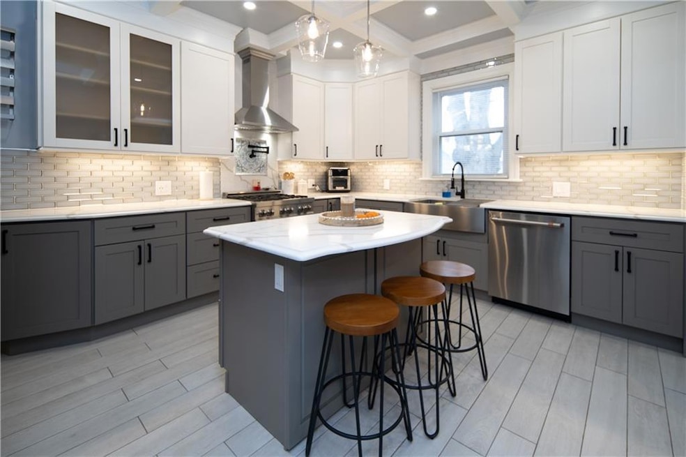 162 Mulberry St, Pawtucket, RI 02860 - photo 1