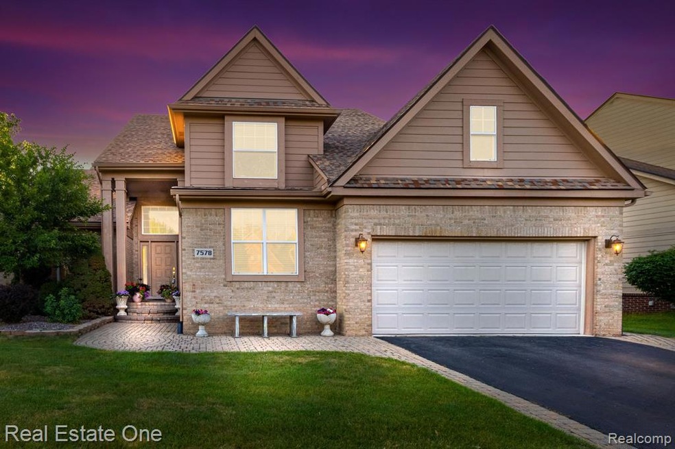 7578 Acorn Hill Ct, West Bloomfield, MI 48323 - photo 1