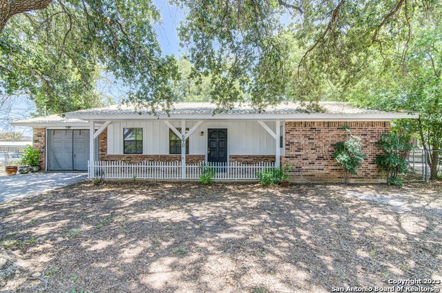 590 Gruene Rd, New Braunfels, TX 78130 - photo 1