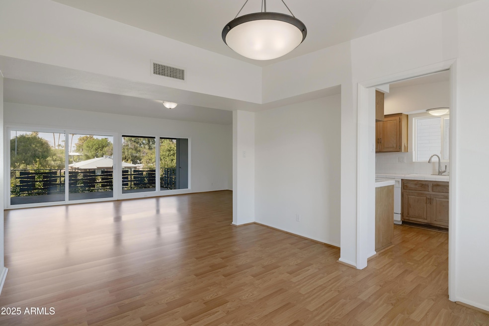 5150 N 20th St unit 214, Phoenix, AZ 85016 - photo 1