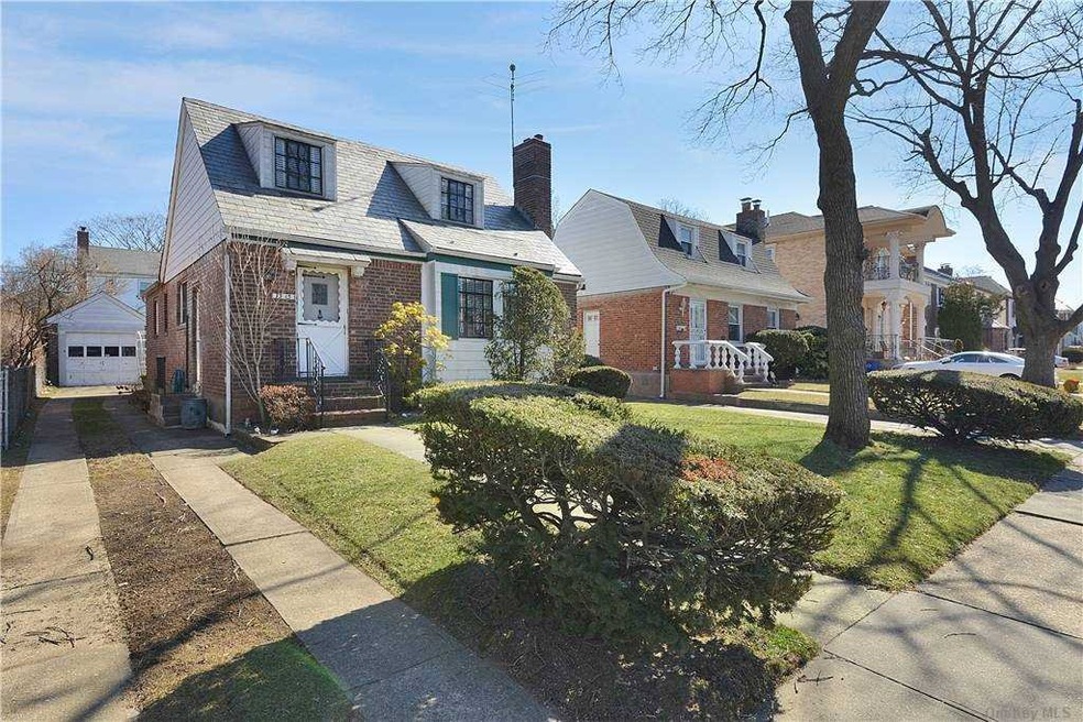 73-15 180th St, Flushing, NY 11366 - photo 1