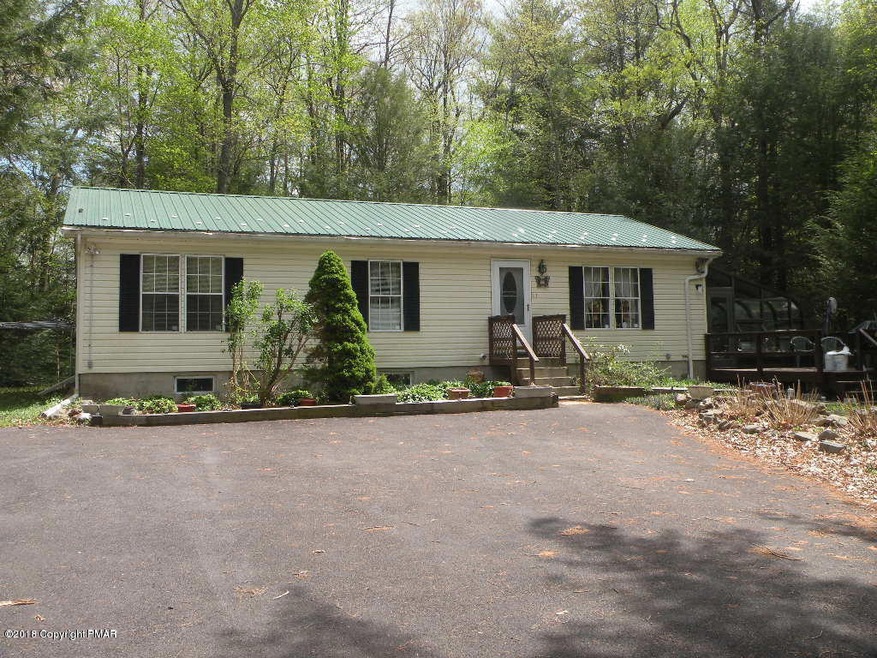 17 Smith Cir, Jim Thorpe, PA 18229 - photo 1