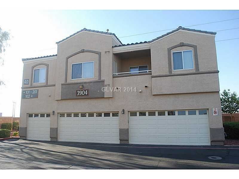 Property Photo. Front/garage area