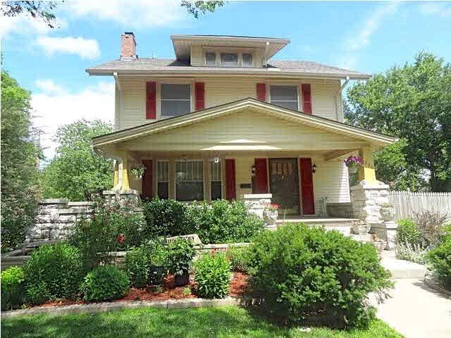Beautiful landscaping in front!