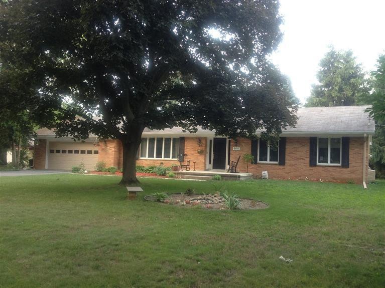 668 Washington St, Chelsea, MI 48118 - photo 1