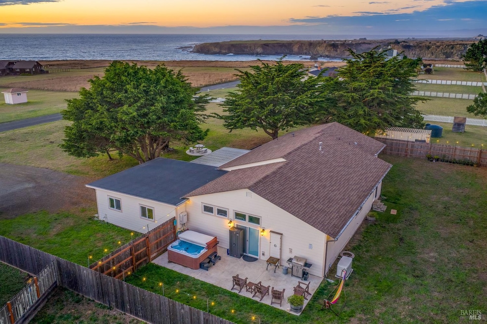 19251 Del Mar Dr, Fort Bragg, CA 95437 - photo 1