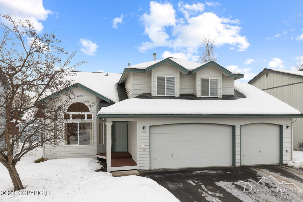 Exterior Front-20220124-5527