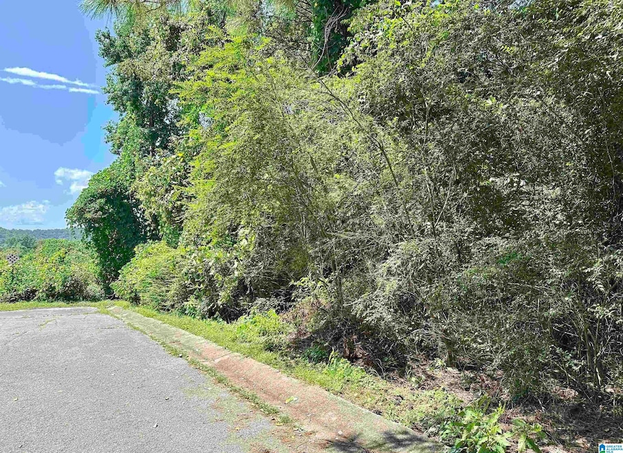 2520 Janice Cir NE, Birmingham, AL 35235 - photo 1