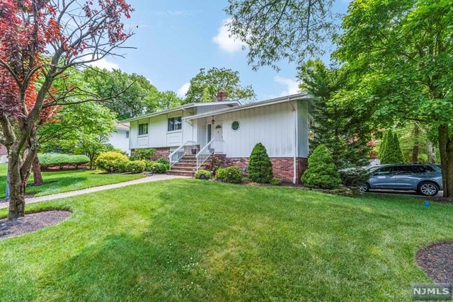 192 Jenkins Dr, Englewood Cliffs, NJ 07632 - photo 1