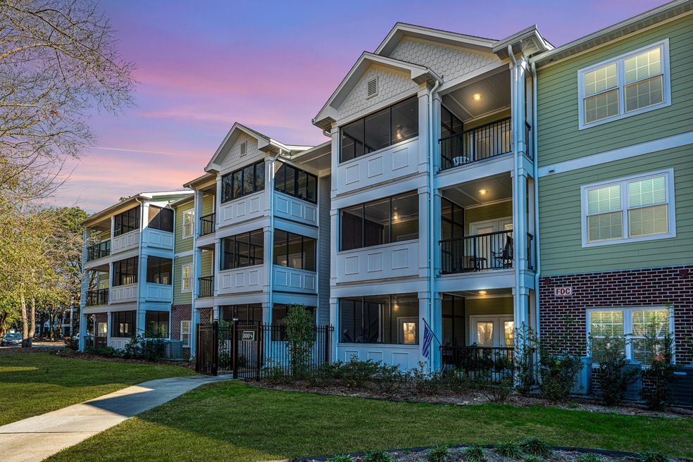 1025RiverlandWoodsPlaceUnit801_001