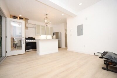 104 Thorndike St unit 2, Cambridge, MA 02141 - photo 1