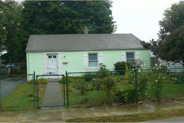 430 Howell Dr, New Castle, DE 19720 - photo 1