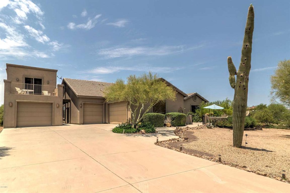 Front of Home w/ Good curb appeal