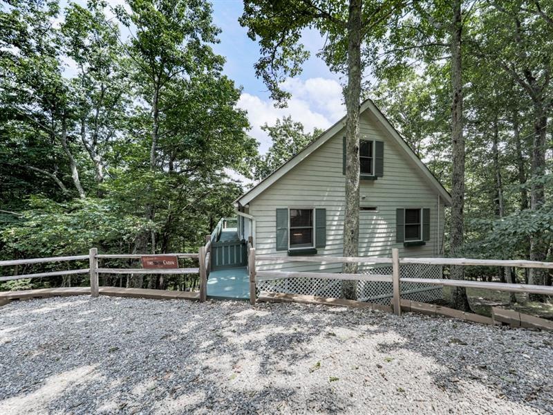 Front of the house with short, level, circular dri