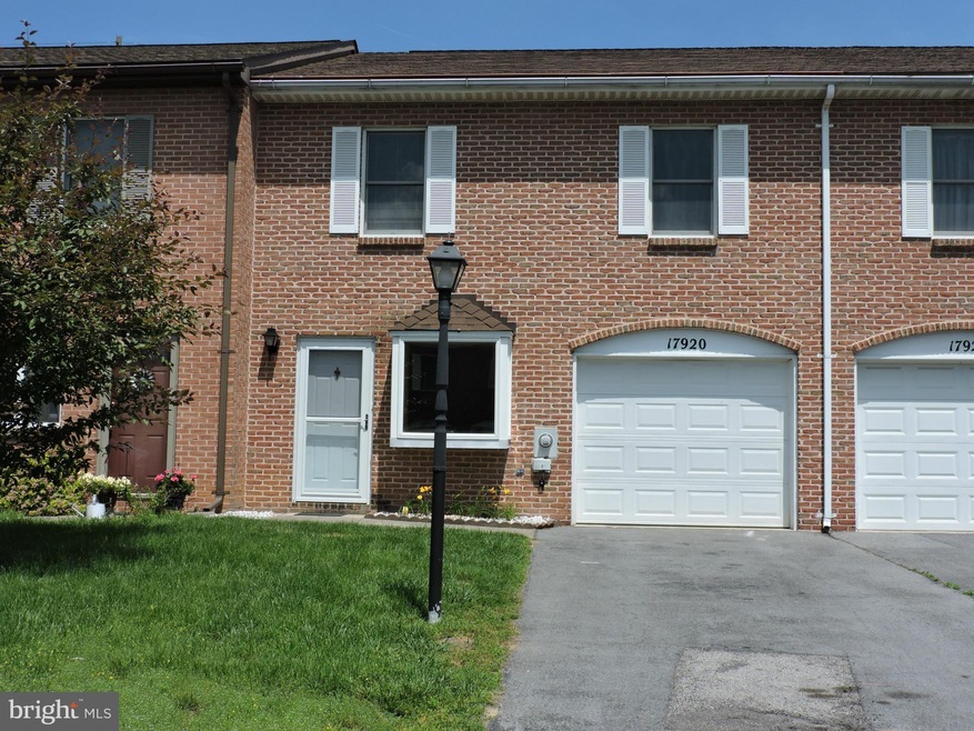 17920 Clubhouse Dr, Hagerstown, MD 21740 - photo 1