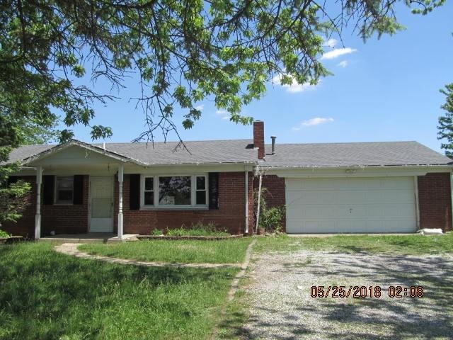 10952 N 100 W, Fountaintown, IN 46130 - photo 1