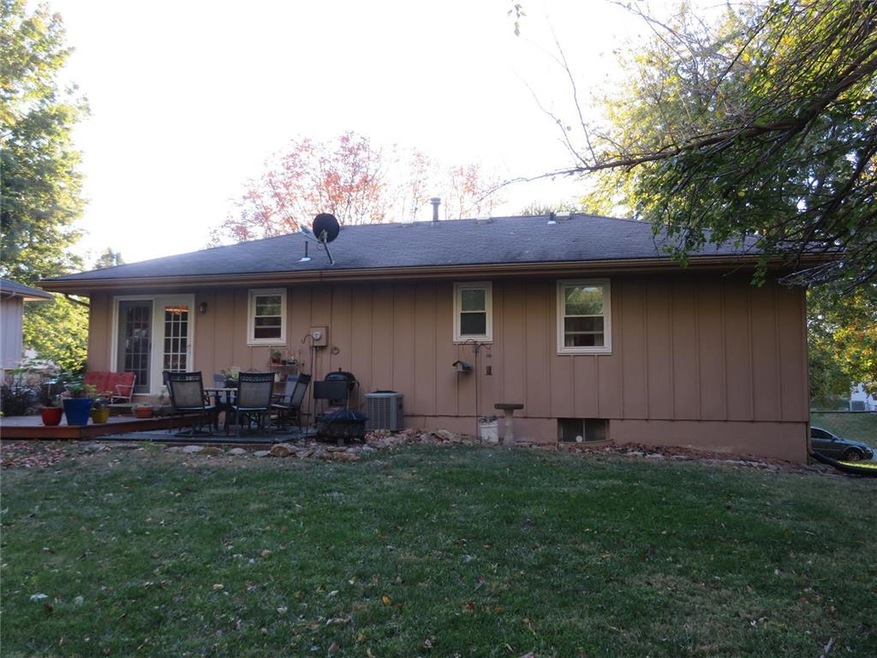 2301 SE Austin St, Oak Grove, MO 64075 - photo 1