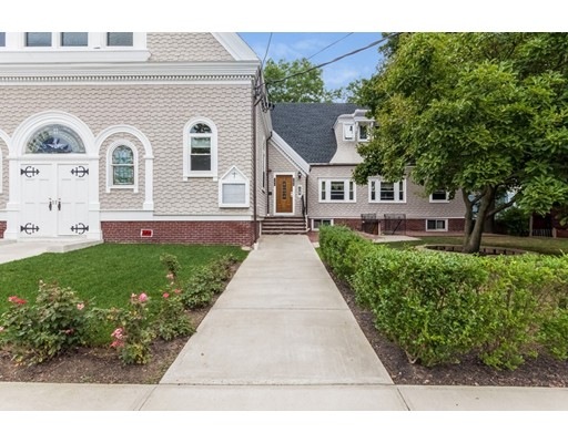 143 Burrill St unit 301, Swampscott, MA 01907 - photo 1