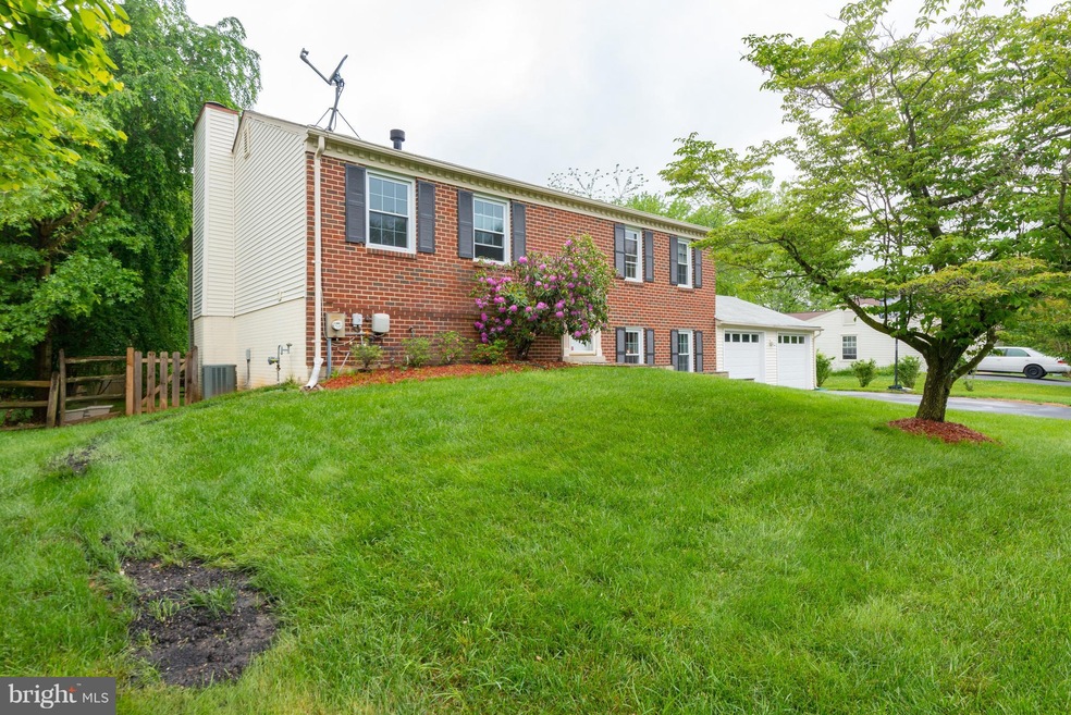 11308 Brandy Hall Ln, North Potomac, MD 20878 - photo 1