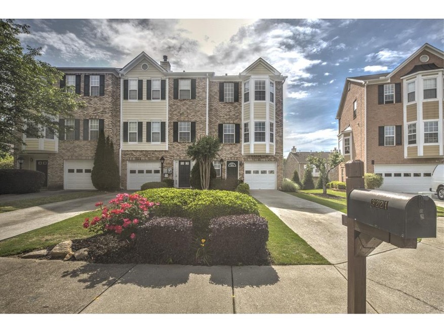 Beautiful end unit with one car garage and plenty 