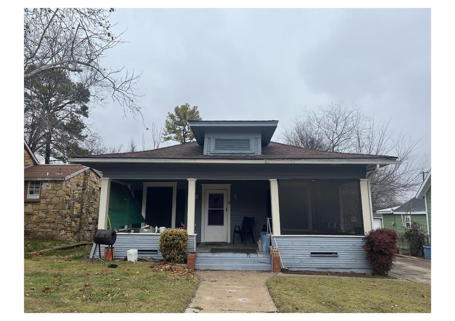 823 W Shepherd St, Denison, TX 75020 - photo 1