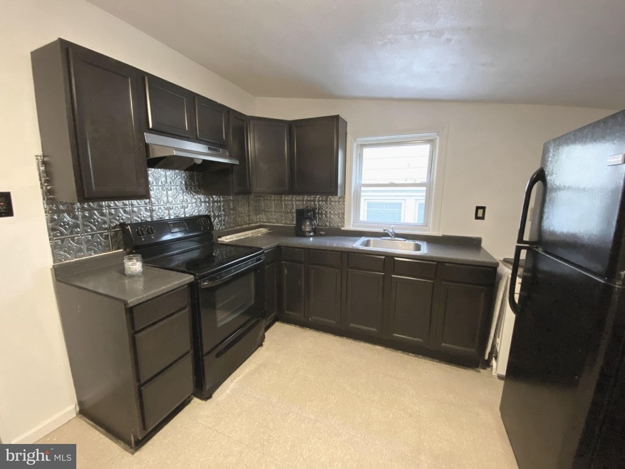 221 8th St, Brookhaven, PA 19015 - photo 1